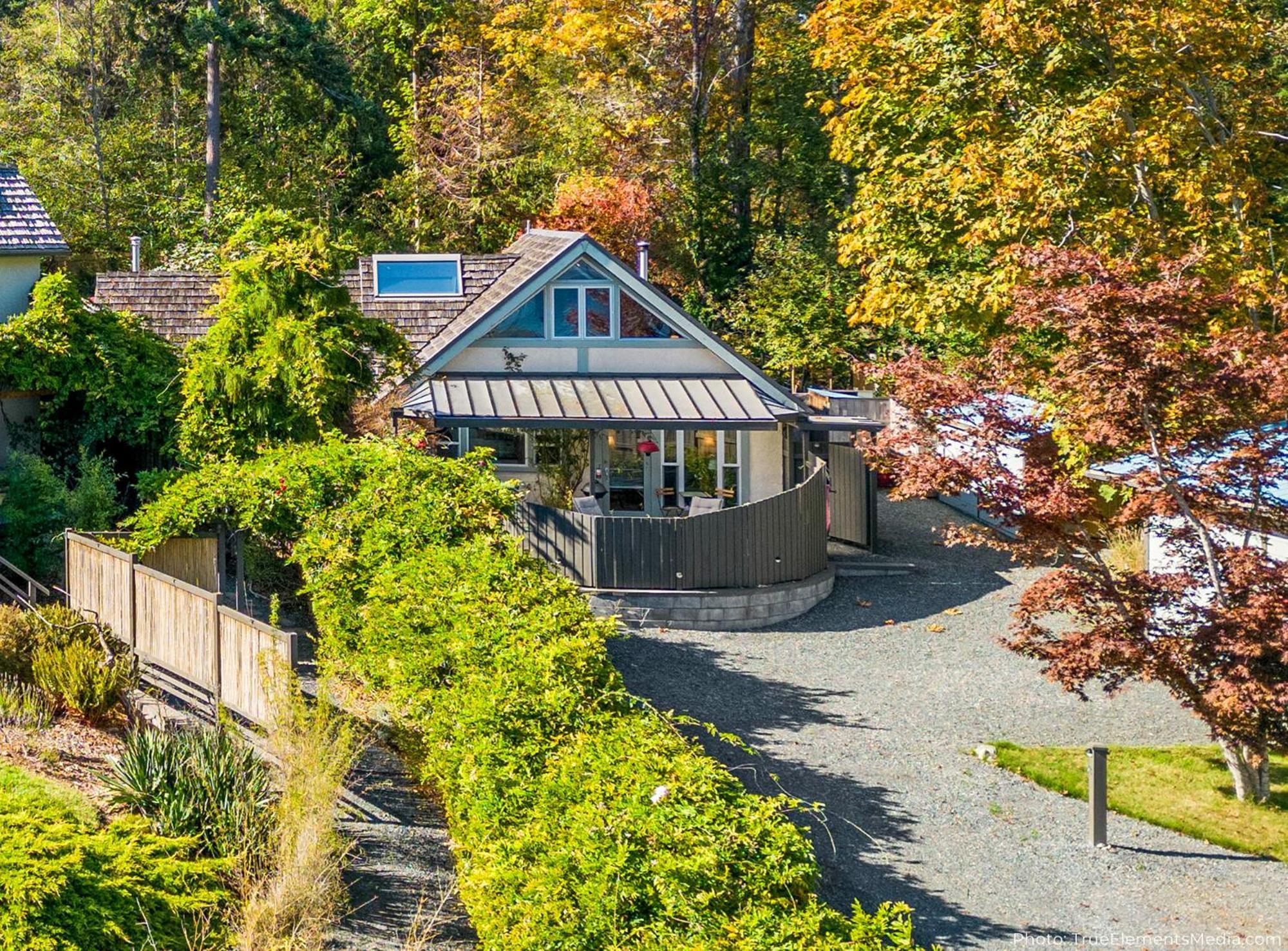 Manna House Apartment Denman Island Exterior photo